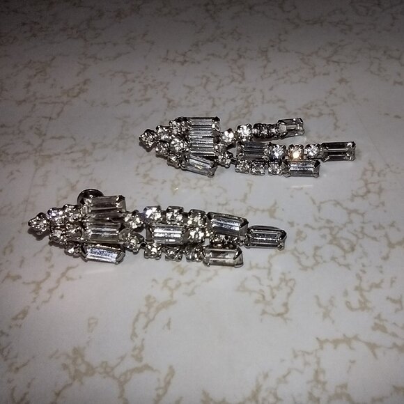 Beautiful and sparkly dangling earrings - Picture 9 of 12